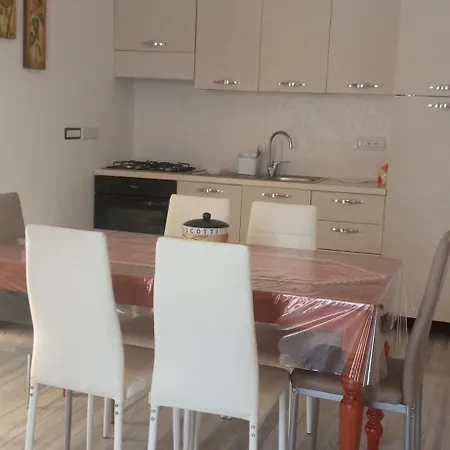 Appartamento Vicino Al Mare * プラーイア・ア・マーレ